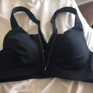 Victoria’s Secret Sports Bra NWOT!